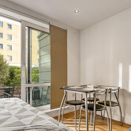 Modern Chic Studio Chelsea Apartment London Exterior photo