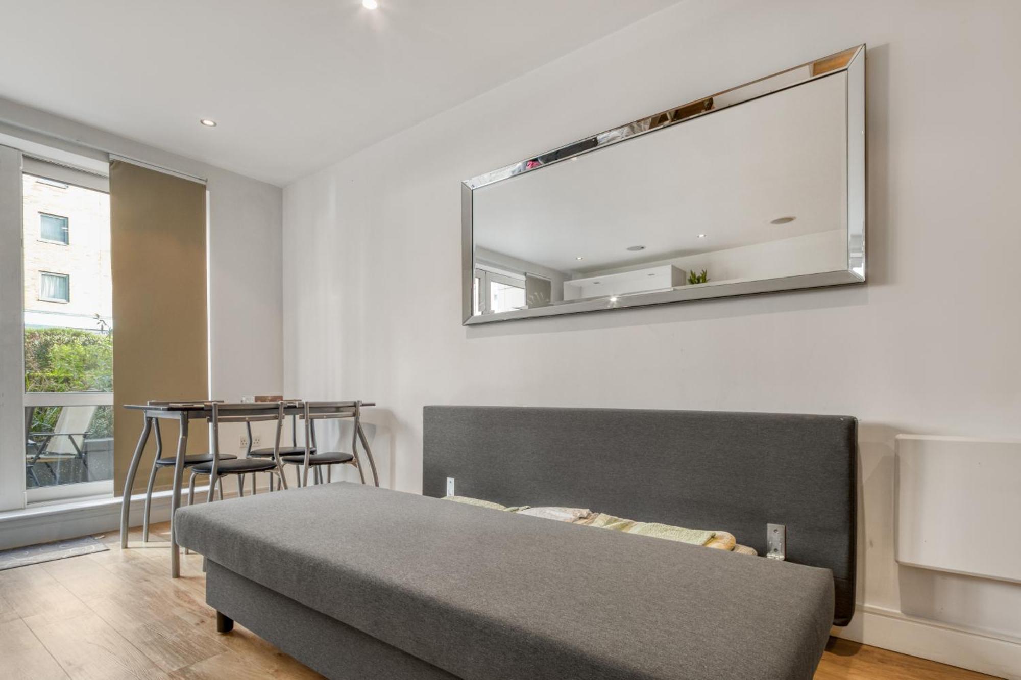Modern Chic Studio Chelsea Apartment London Exterior photo
