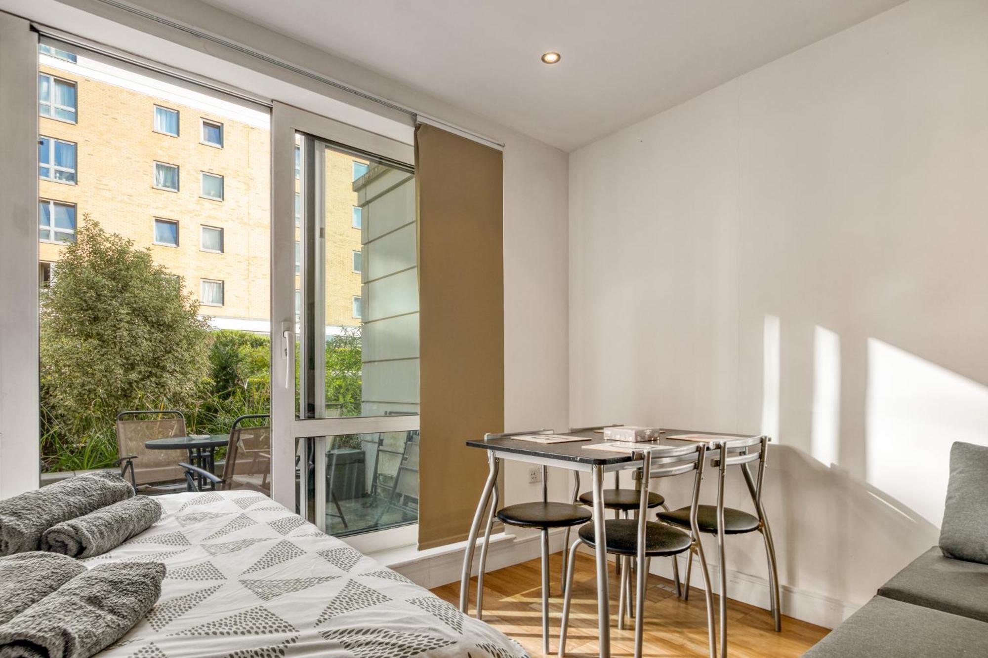 Modern Chic Studio Chelsea Apartment London Exterior photo